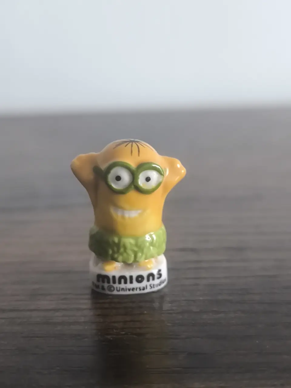 Fève Minion en tenue verte