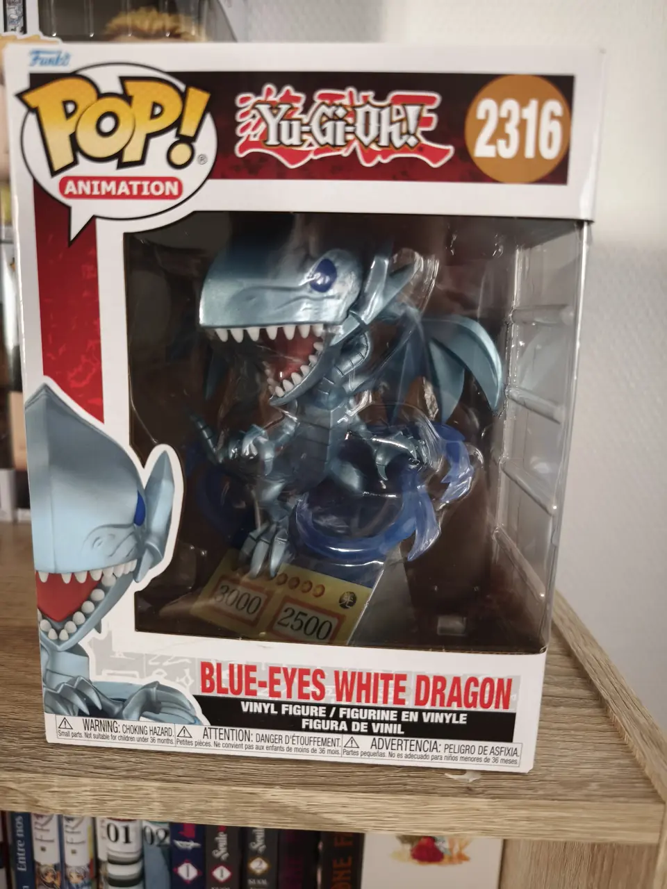 Dragon blanc au yeux bleus