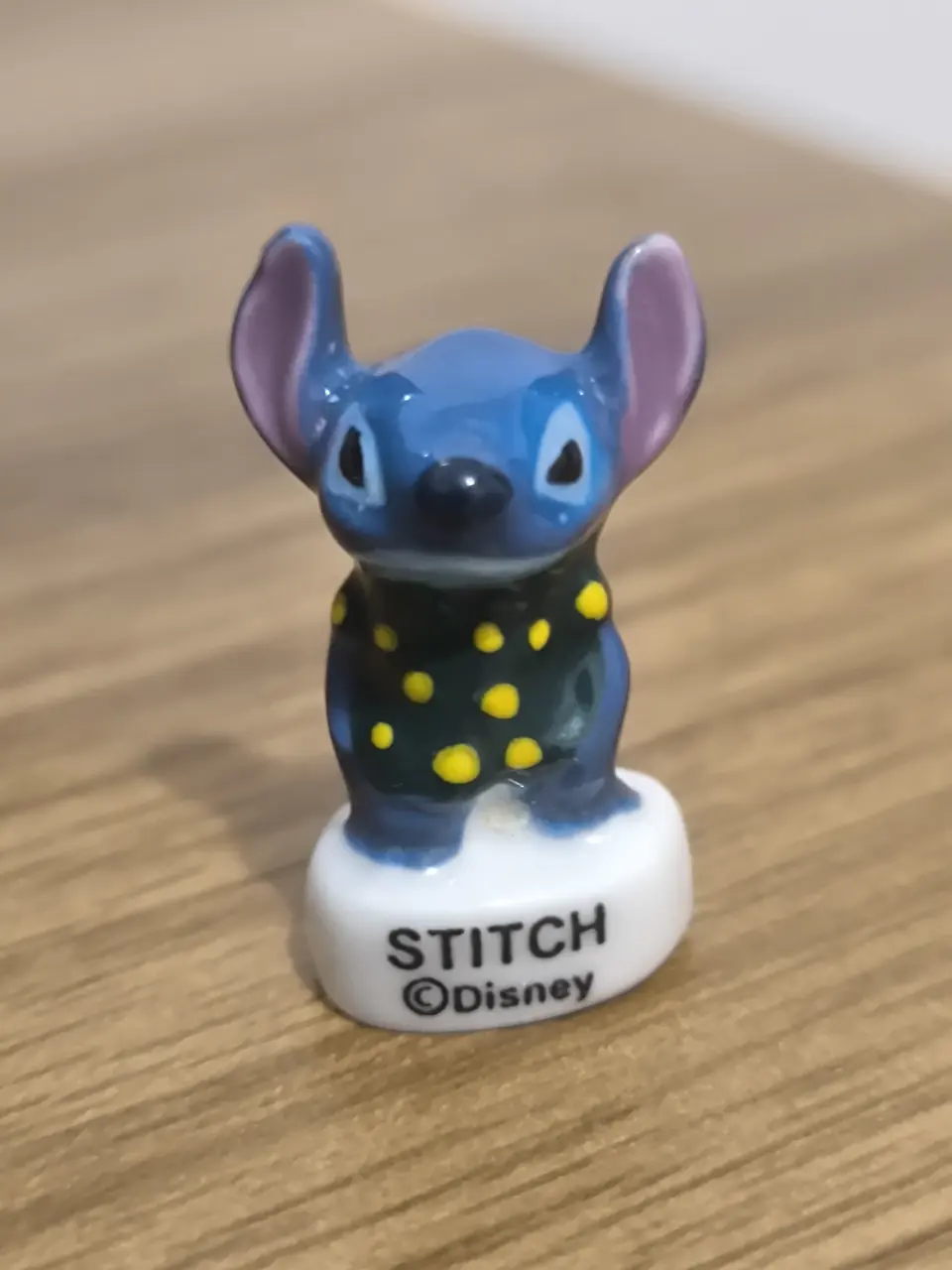 Fève Stitch avec Chemise à fleurs