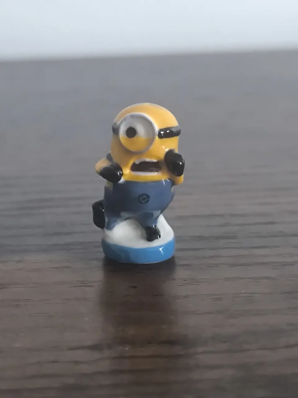 Fève Minion (Stuart) qui a peur