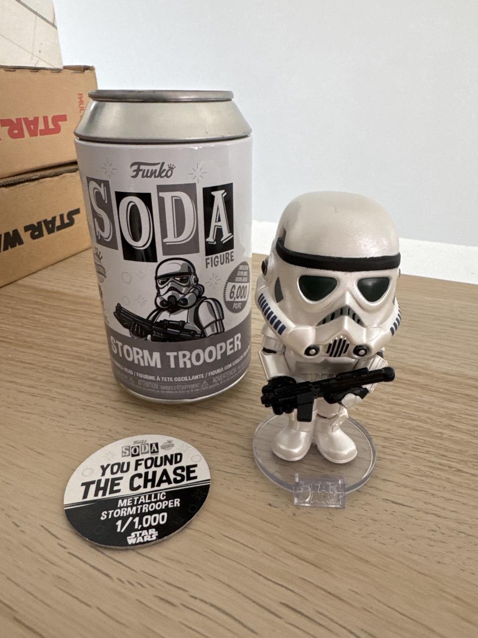Stormtrooper (Chase · Metallic · Funko Soda)
