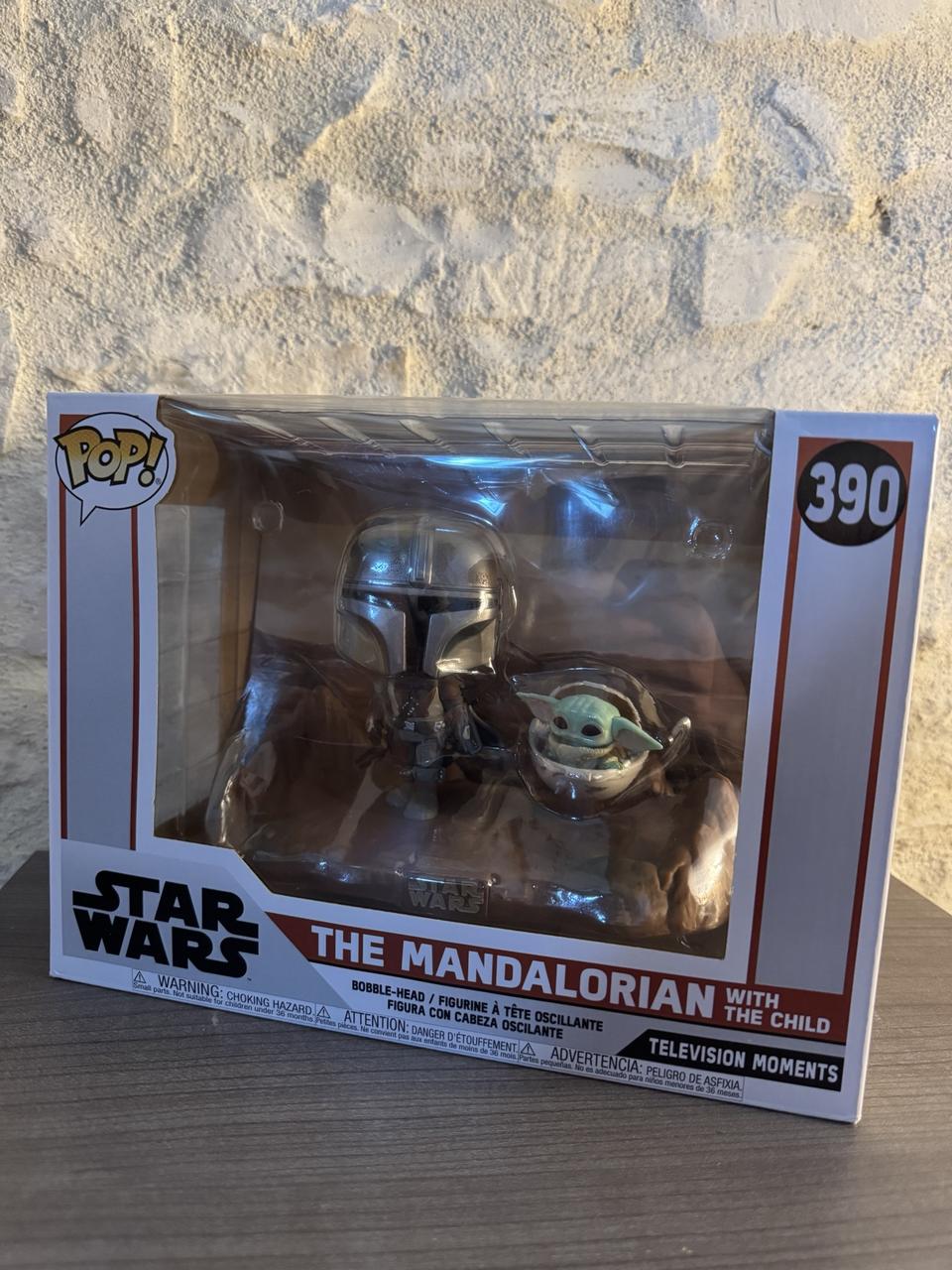 The mandalorian with the child (Super Sized)