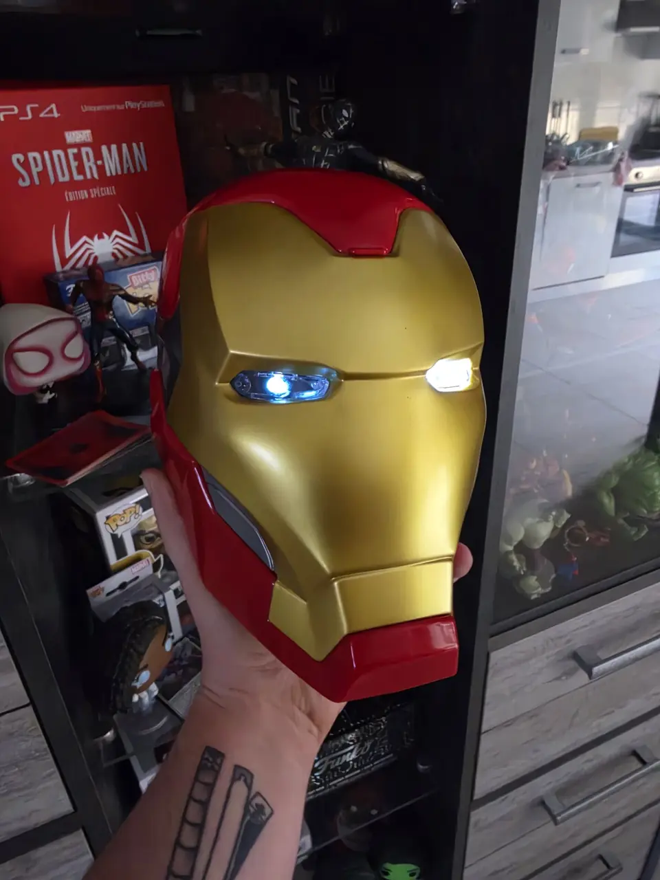 Casque rétroprojecteur Iron Man · Seau à popcorn