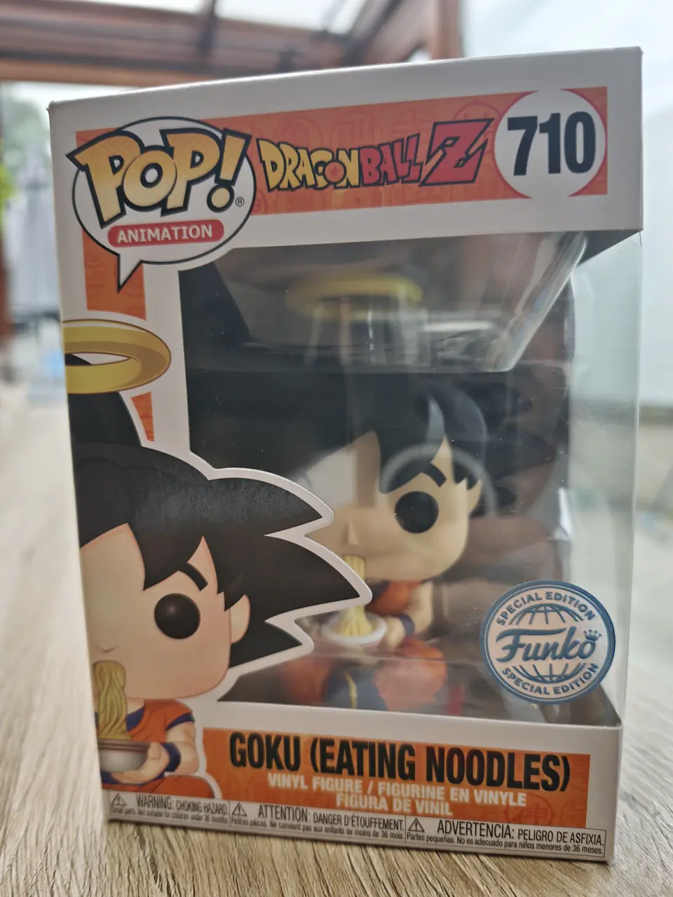 Goku (eating noodles)