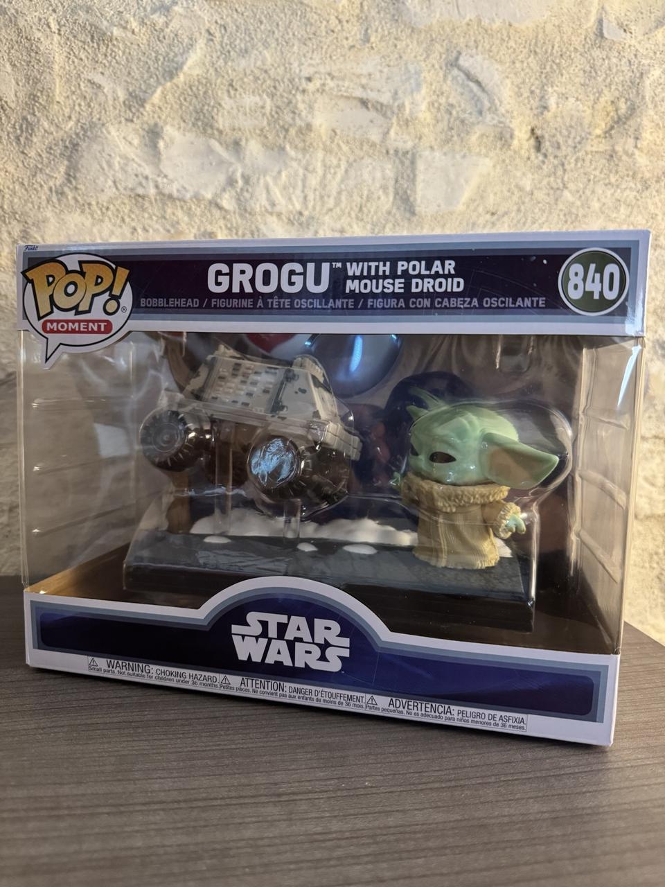 Grogu with polar mouse droid (Super Sized)