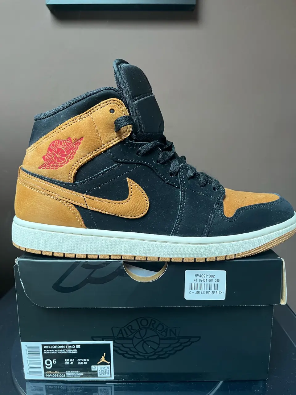 Air Jordan 1 Mid Se