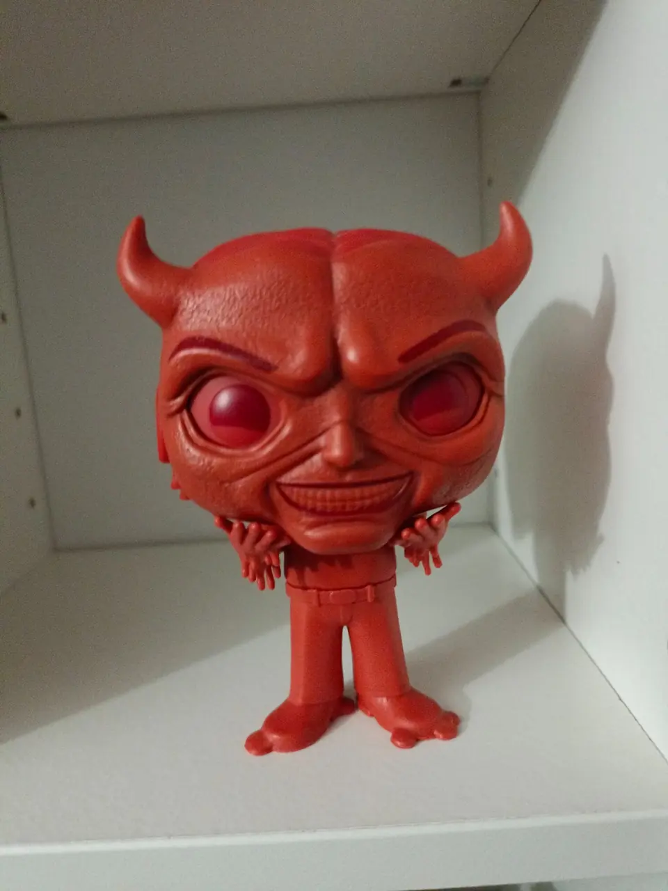 The Grabber (Red Molding)