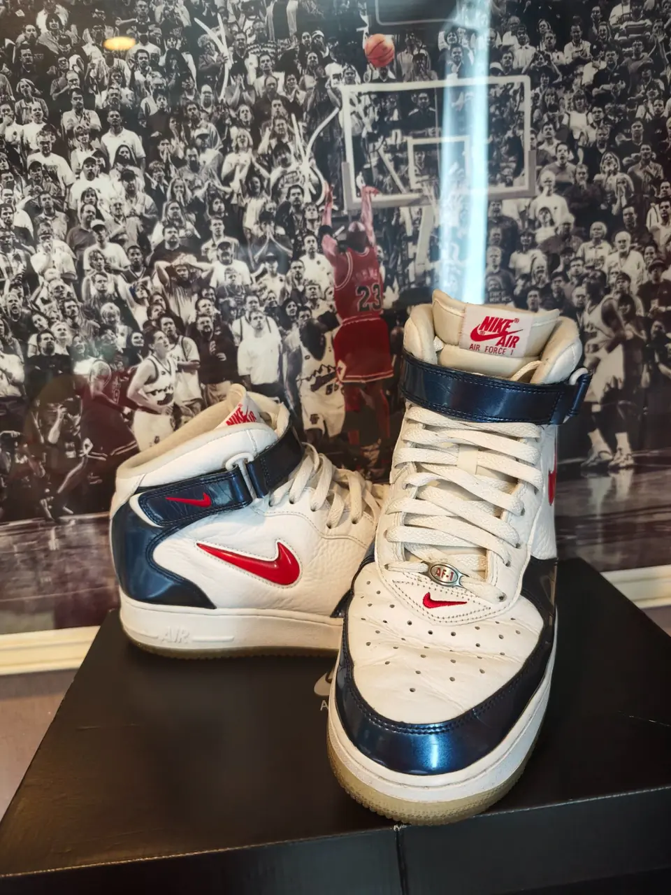 Air Force 1 mid QS white/university red