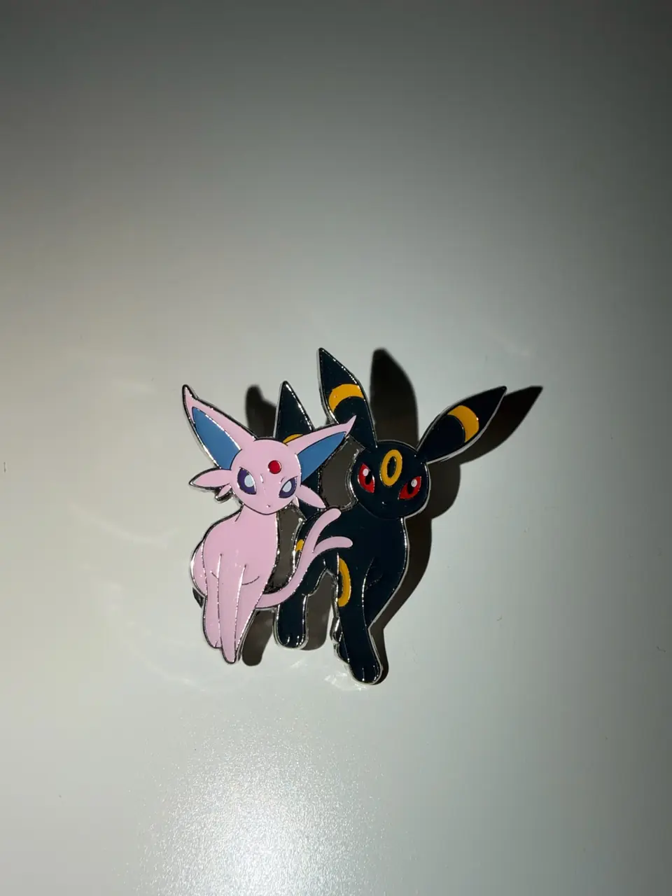 Pin’s Évolutions Prismatiques Premium Figure Collection: Mentali & Noctali