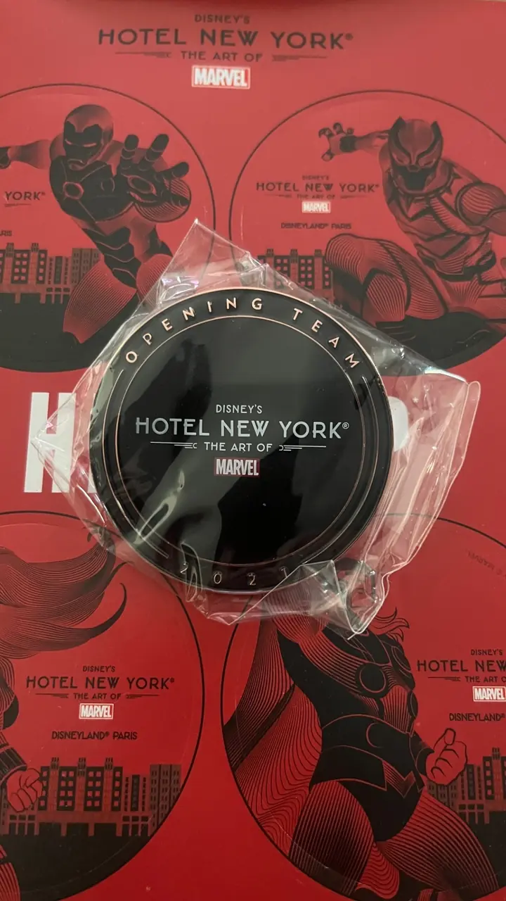 Pin Opening Team HNY The Art of Marvel