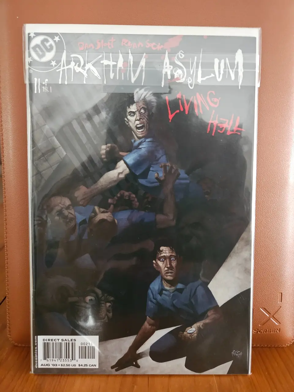 Arkham Asylum: Living Hell - Bits & Pieces