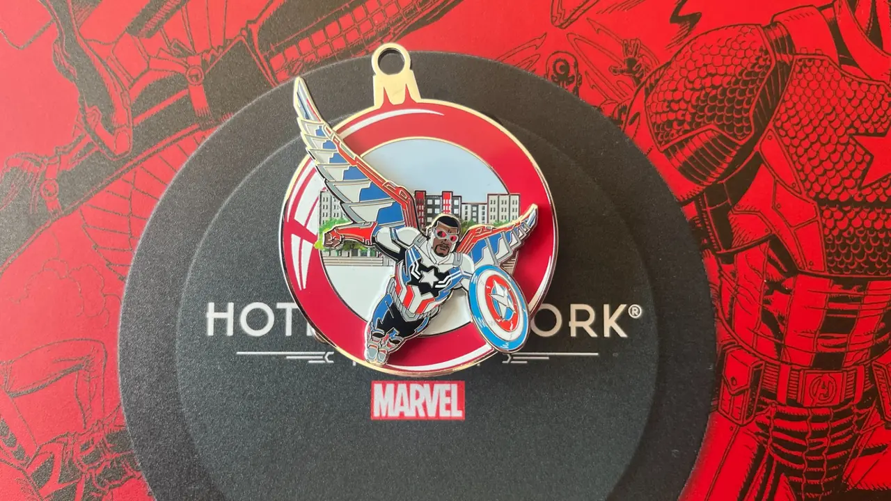 Pin Noël Captain America HNY The Art of Marvel